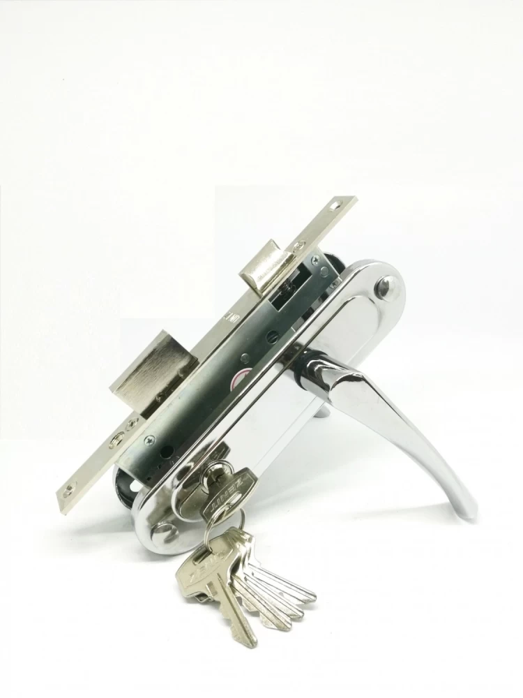 Фото Замок врезной цилиндровый с защёлкой в комплекте с ручкой ЗВ7-70.4 (хром), 5 кл.